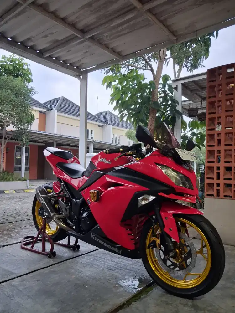 Di jual Ninja 250fi merah
