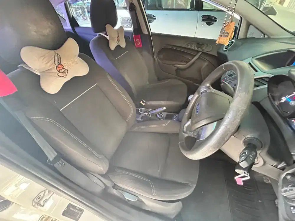 Jual mobil Ford fiesta