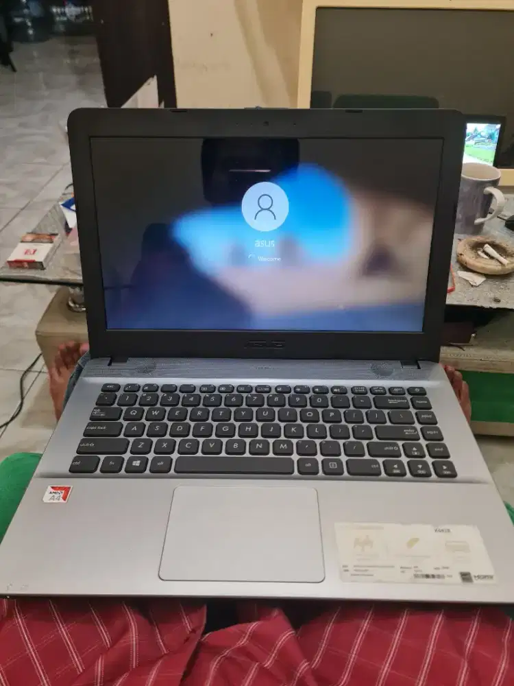 Laptop Asus x441B AMD A4 RADEON R3