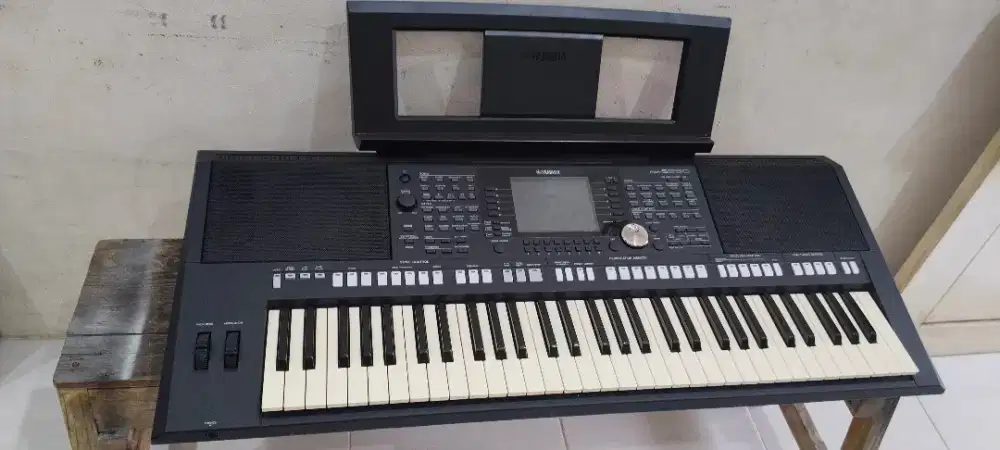 Keyboard yamaha psr s950