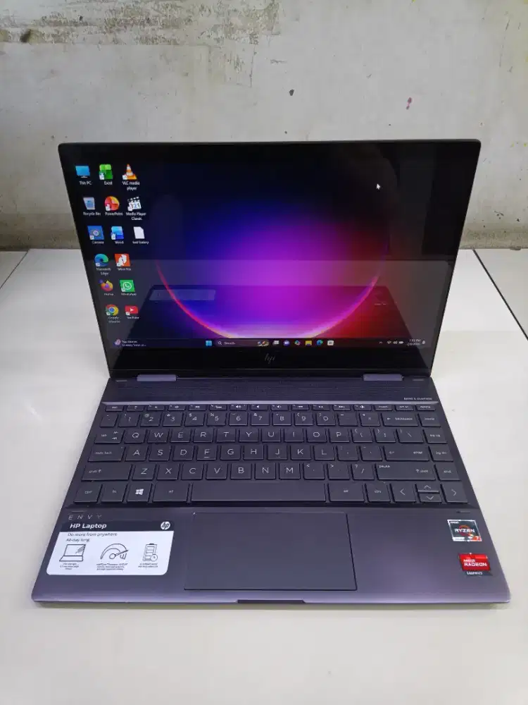 Hp envy x360, AMD Ryzen 7 2700U, Ram 8Gb, ssd 512gb, layar 13.3 inch