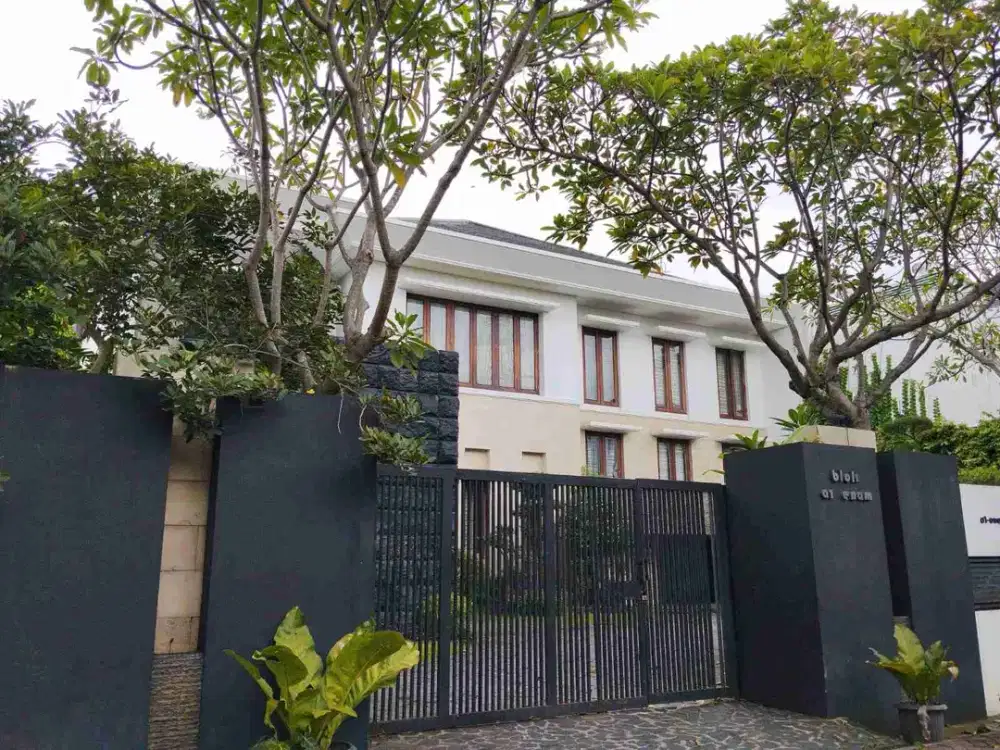 Rumah Mewah LT 1.211m² di Komp Puri Megah Cipondoh Kota Tangerang