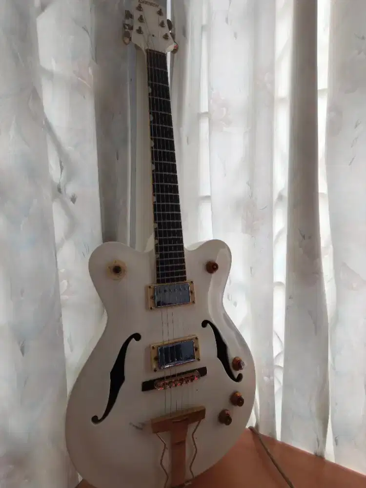 Gitar listrik electric gretsch mulus, suara bersih jernih. BU