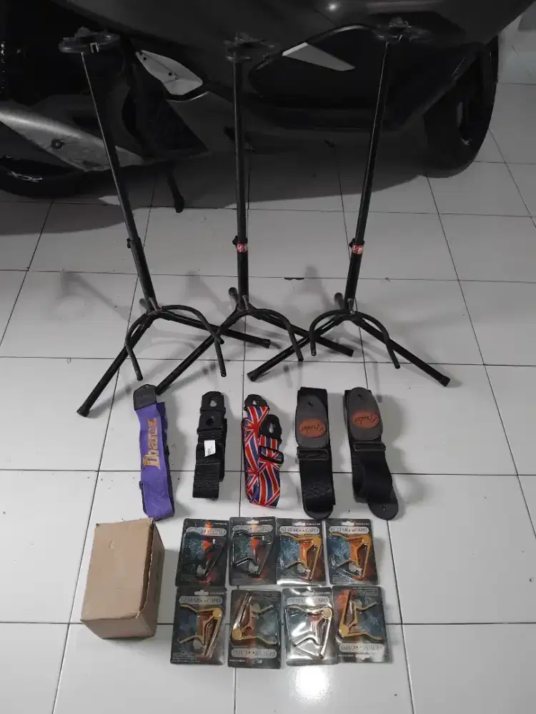 Peralatan asesoris gitar