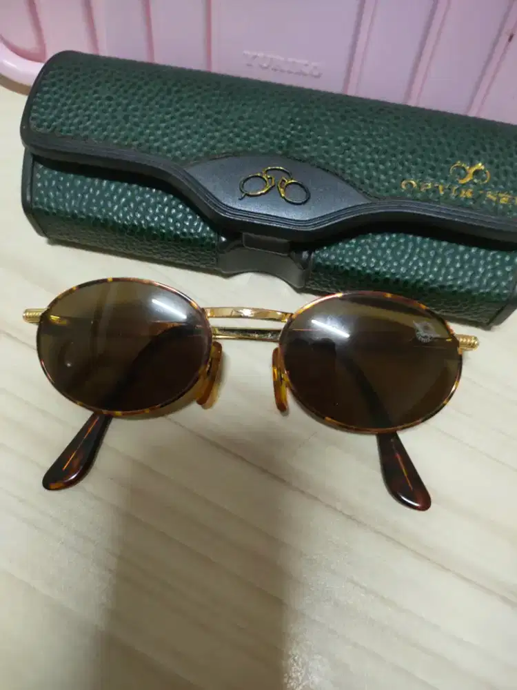 Sunglasses  kacamata hitam