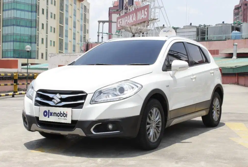 Garansi Mesin 1th Suzuki SX4 1.5 S-Cross Bensin-MT Putih 2017