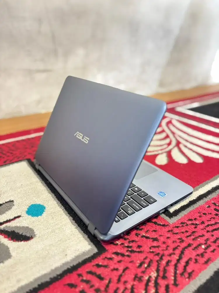 Dijual Laptop ASUS A407 Celeron N4000 ram 4gb ssd 128gb. Bergaransi