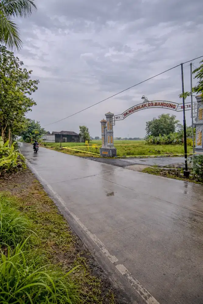 TANAH SOLO PINGGIR JALAN BELAKANG POLSEK NGRAMPAL SRAGEN JL SOLO NGAWI