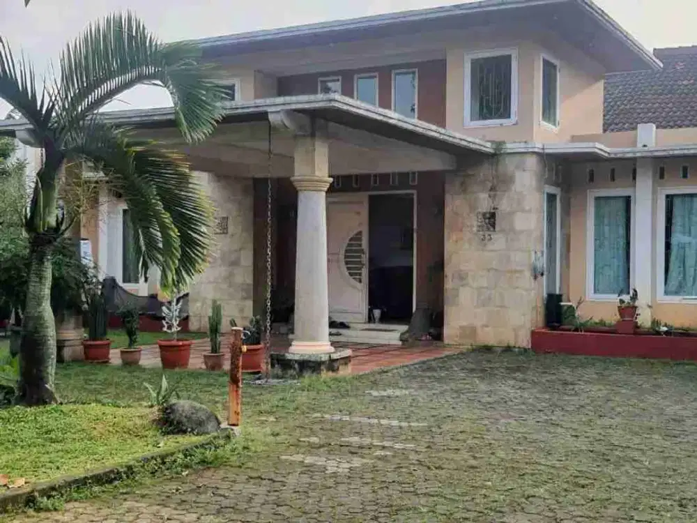 DIJUAL RUMAH MEWAH LOKASI STRATEGIS COCOK UNTUK USAHA