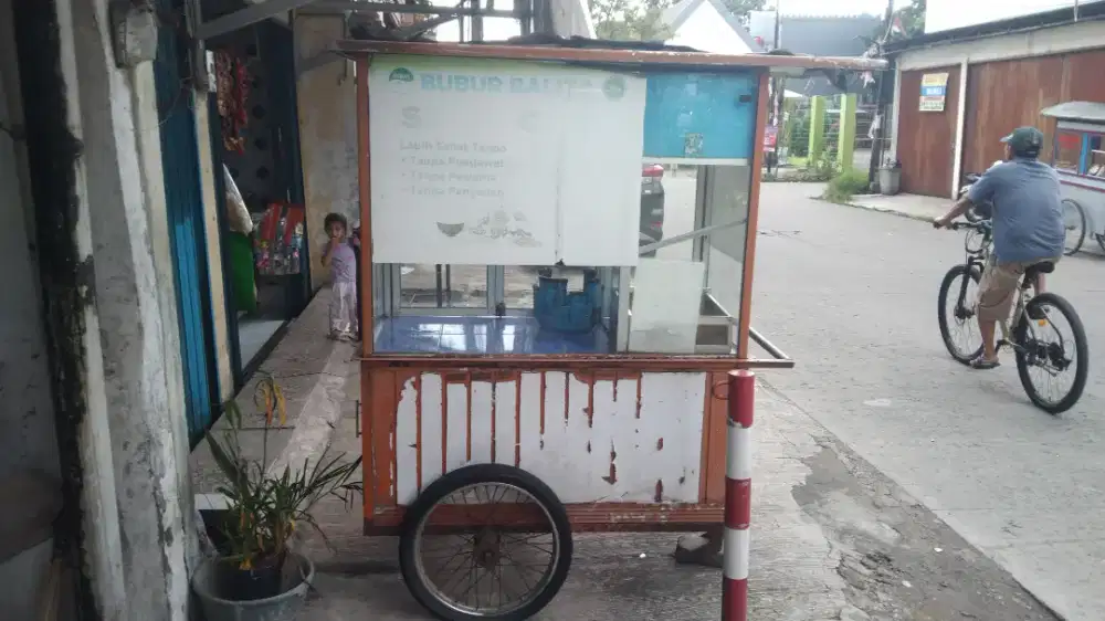 Gerobak roda full kaca