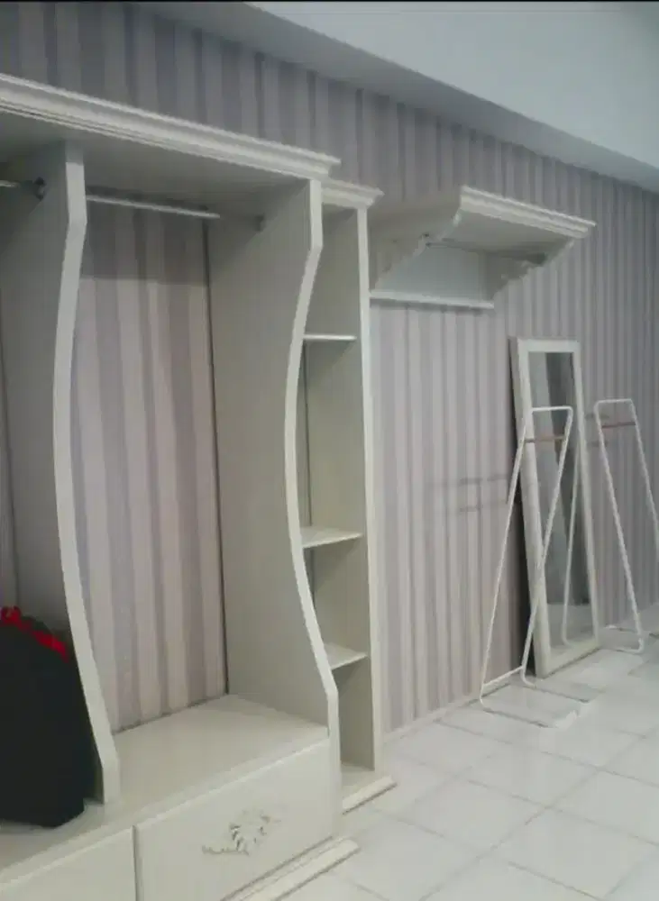 Costume display toko baju