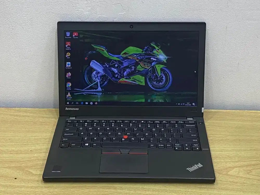 Laptop Lenovo Thinkpad X250/ Prosesor Intel(R) Core(TM) i3-5010U