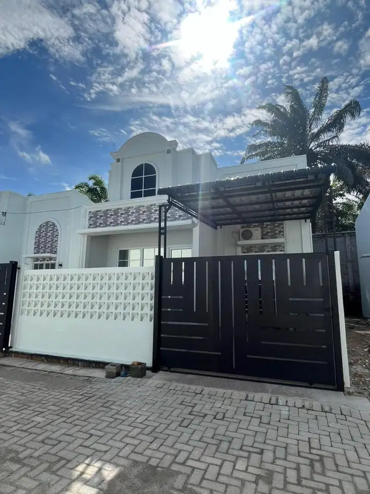 DISEWAKAN RUMAH TAHUNAN