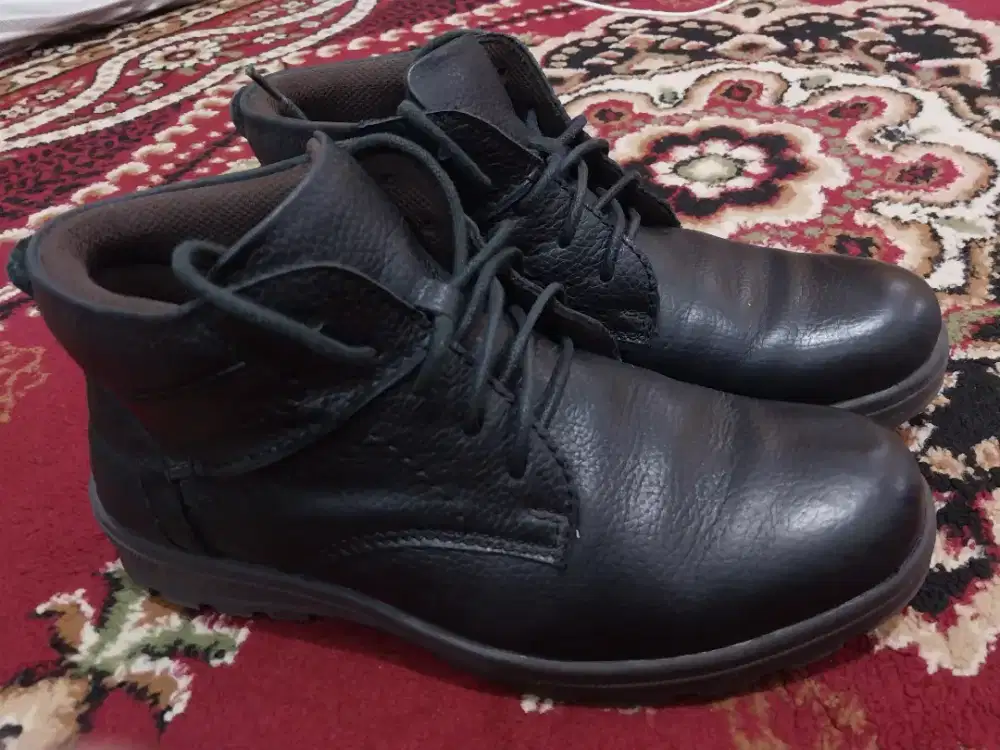 Sepatu Kulit Cardinal – Seperti Baru