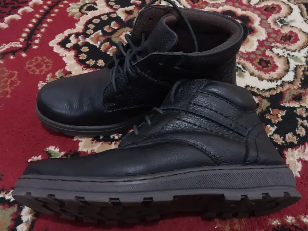 Sepatu Kulit Cardinal – Seperti Baru