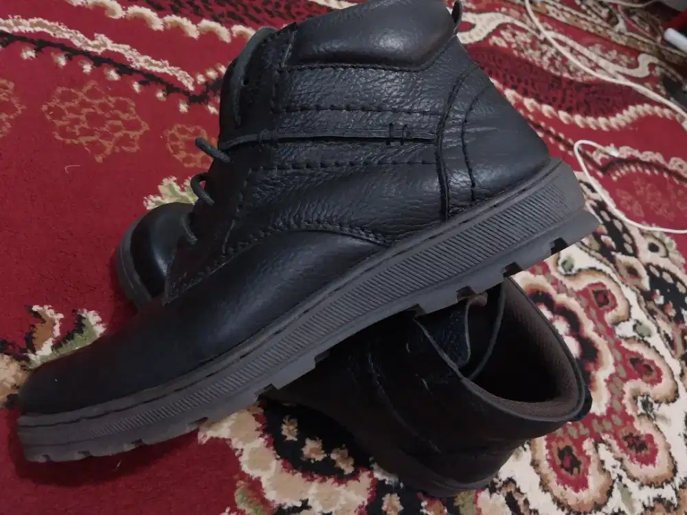 Sepatu Kulit Cardinal – Seperti Baru