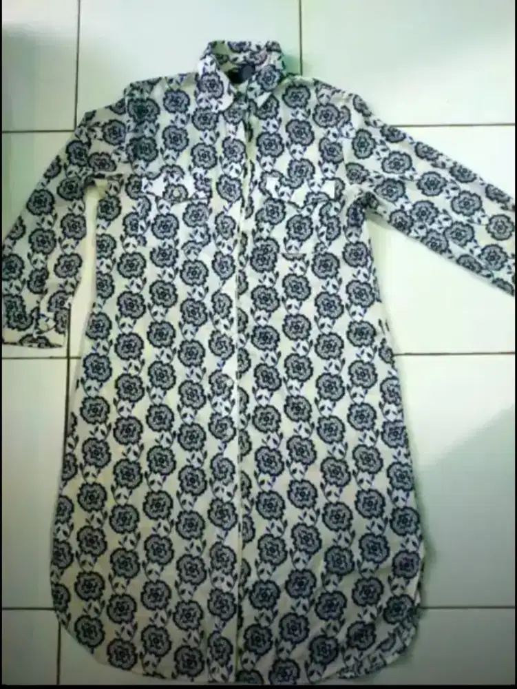 Baju tunik + celana kulot scuba , 1 set 40k.