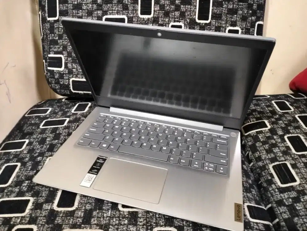 Lenovo Ideapad slim3 AMD 3020/4gb SSD 256 siap kerja game mid