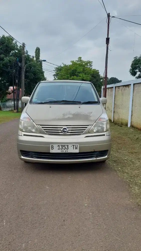 Dijual Nissan Serena CT 2005