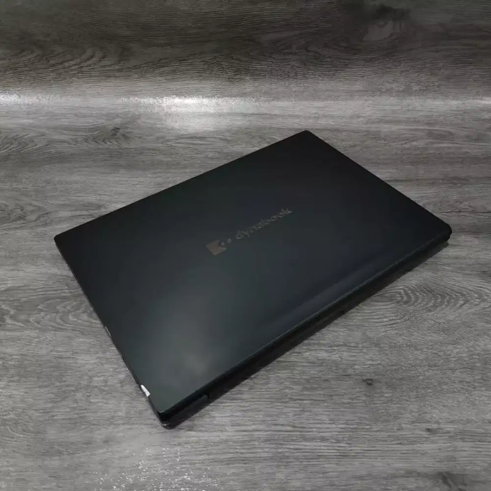 Laptop Toshiba DynaBook Slim Core i3 Gen11 Ram 8GB bonus Mouse baru Si