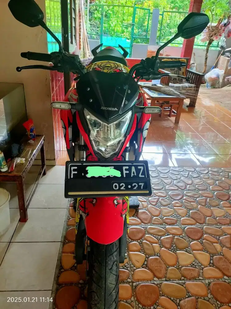 Honda CB150 R Istimewa Lengkap