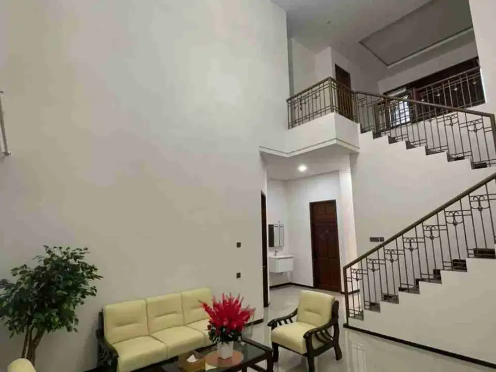 JUAL RUMAH MEWAH SELANGKAH DARI GALAXY MALL BARU RENOV DI DHARMAHUSADA