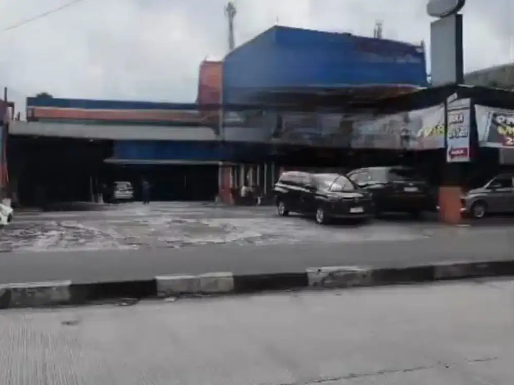 Ruang-Usaha Car's Wash traffic ramai di Serpong Utara Tangerang Selatan