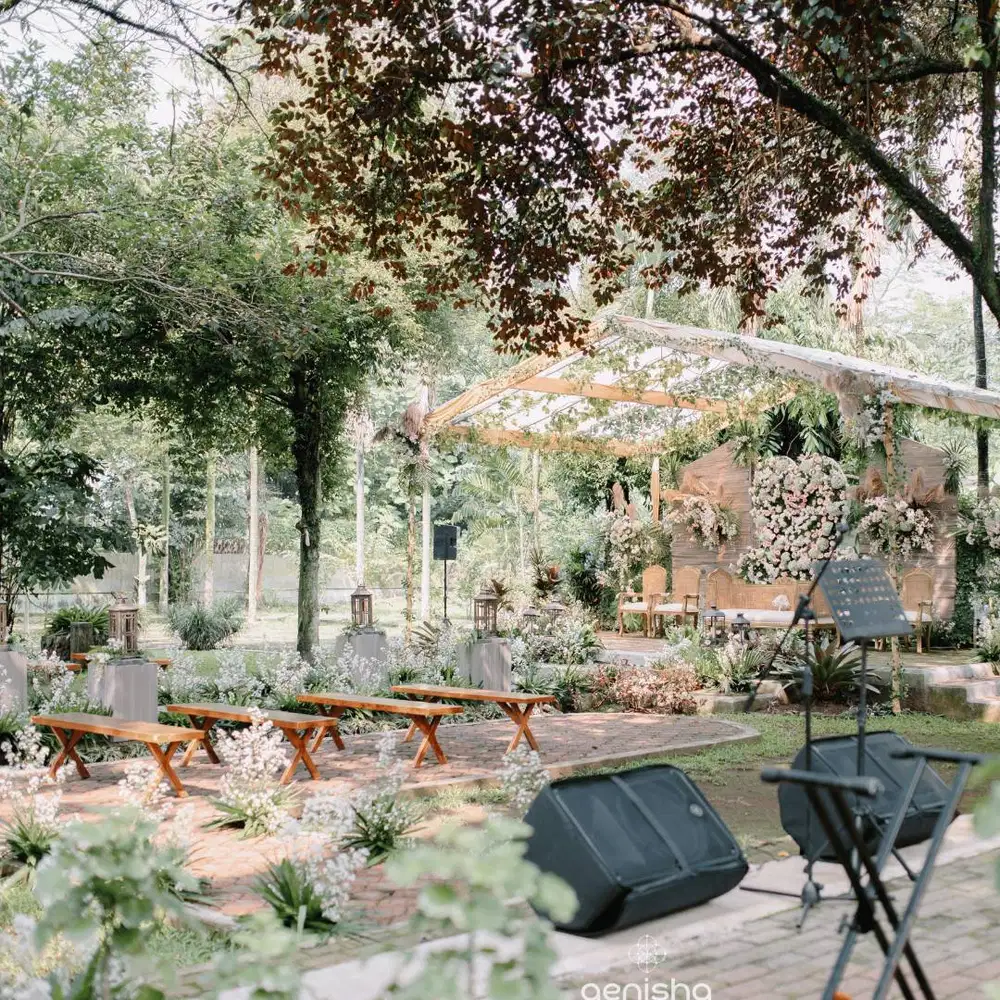 Admin Customer Service & Resepsionis