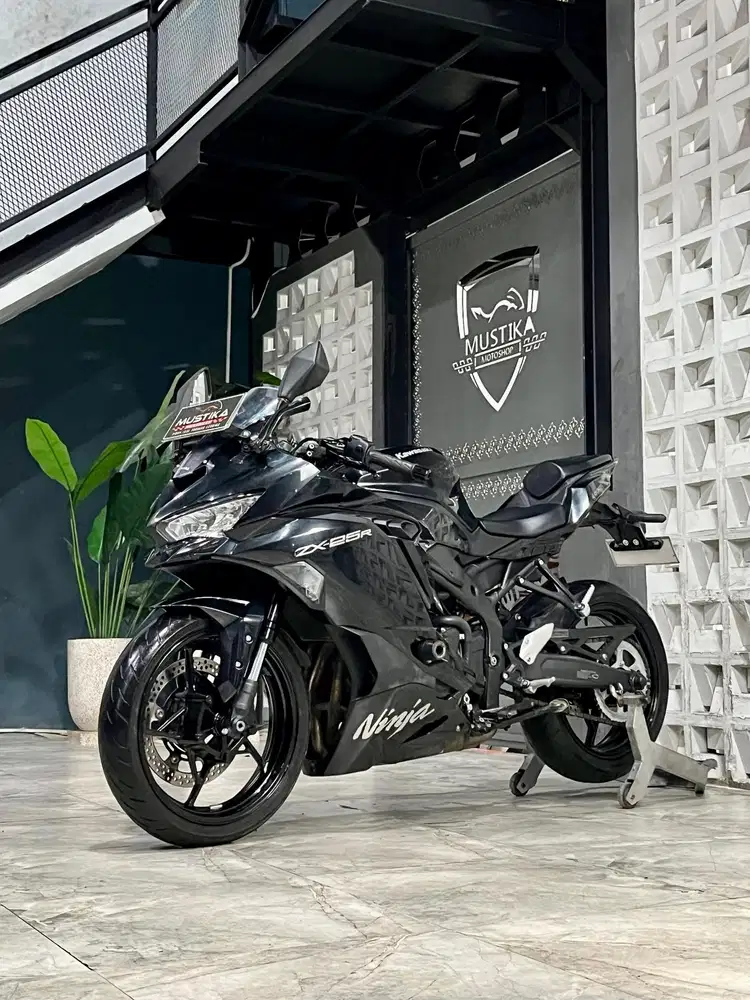KAWASAKI ZX25R NON ABS 2023 - Chintia Mustika