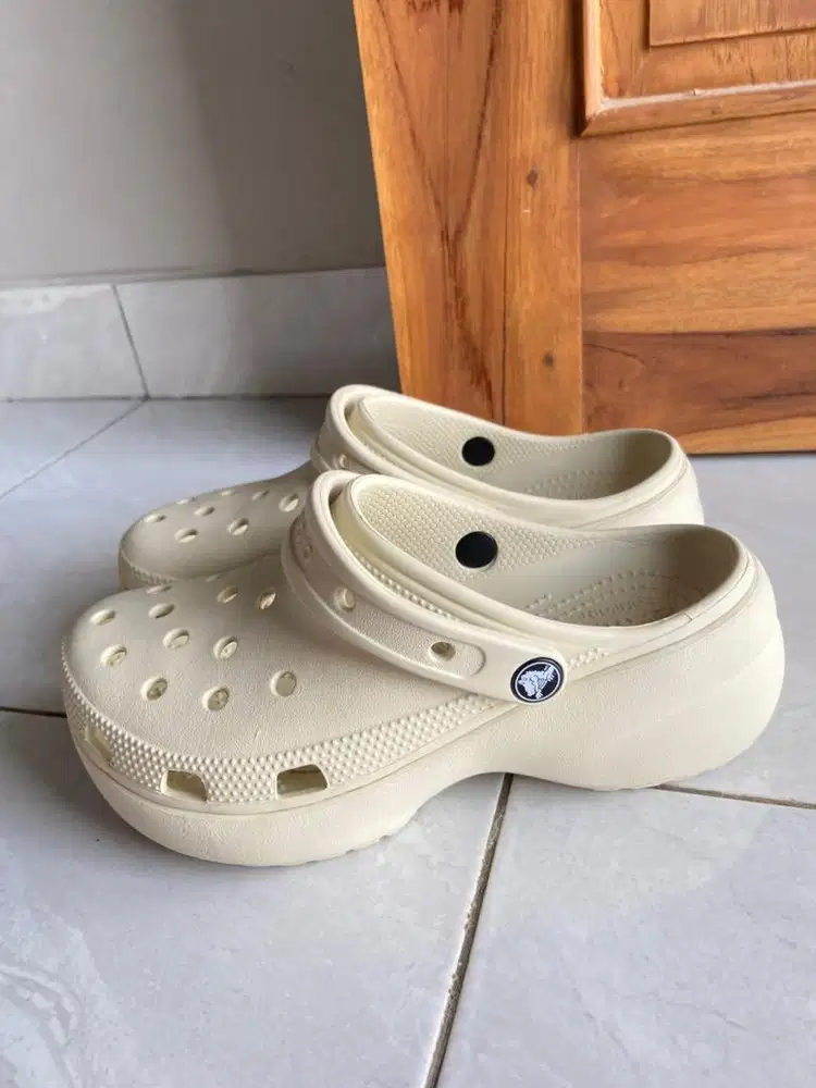 Sendal crocs 100% original Mall
