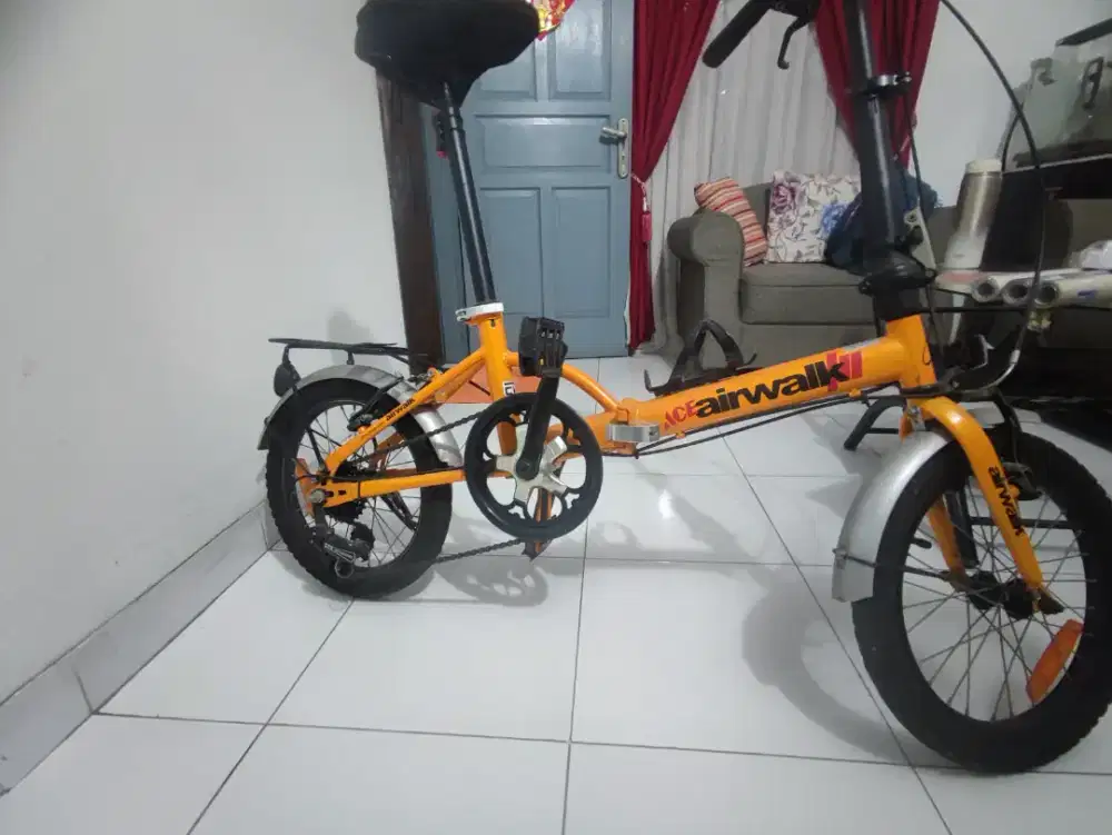 Sepeda lipat ace