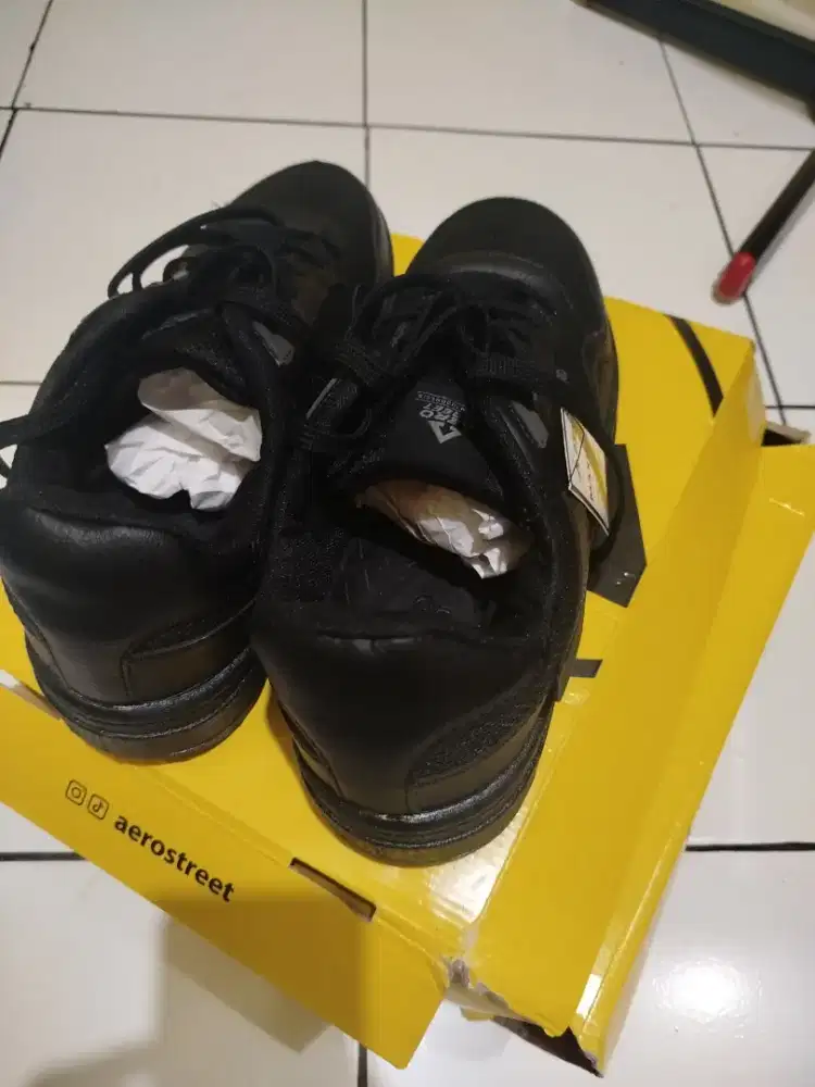 Aerostreet full black