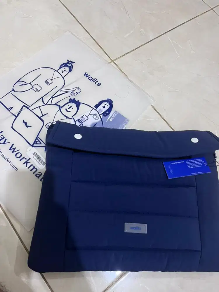 Wallts Moona Navy - Tas Sarung Laptop Sleeve dan Macbook 14 inch