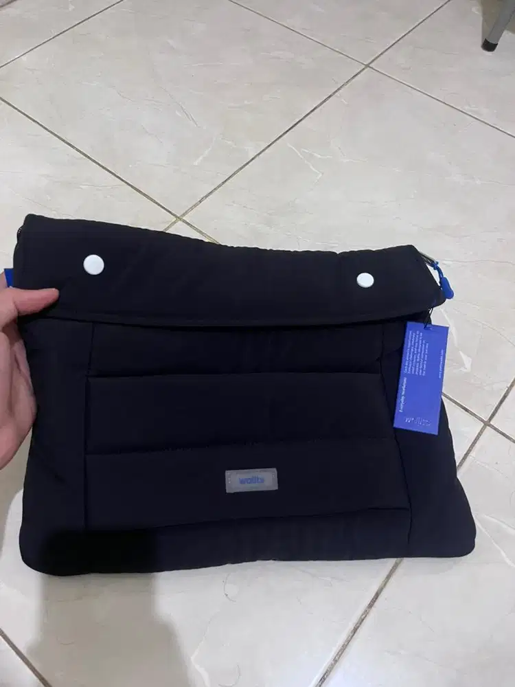Wallts Moona Black - Tas Sarung Laptop Sleeve dan Macbook 14 inch