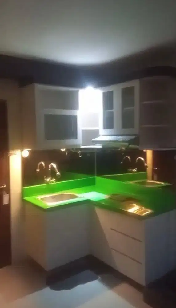 Dijual cepat apartment 3BR Semi Furnished / Hook