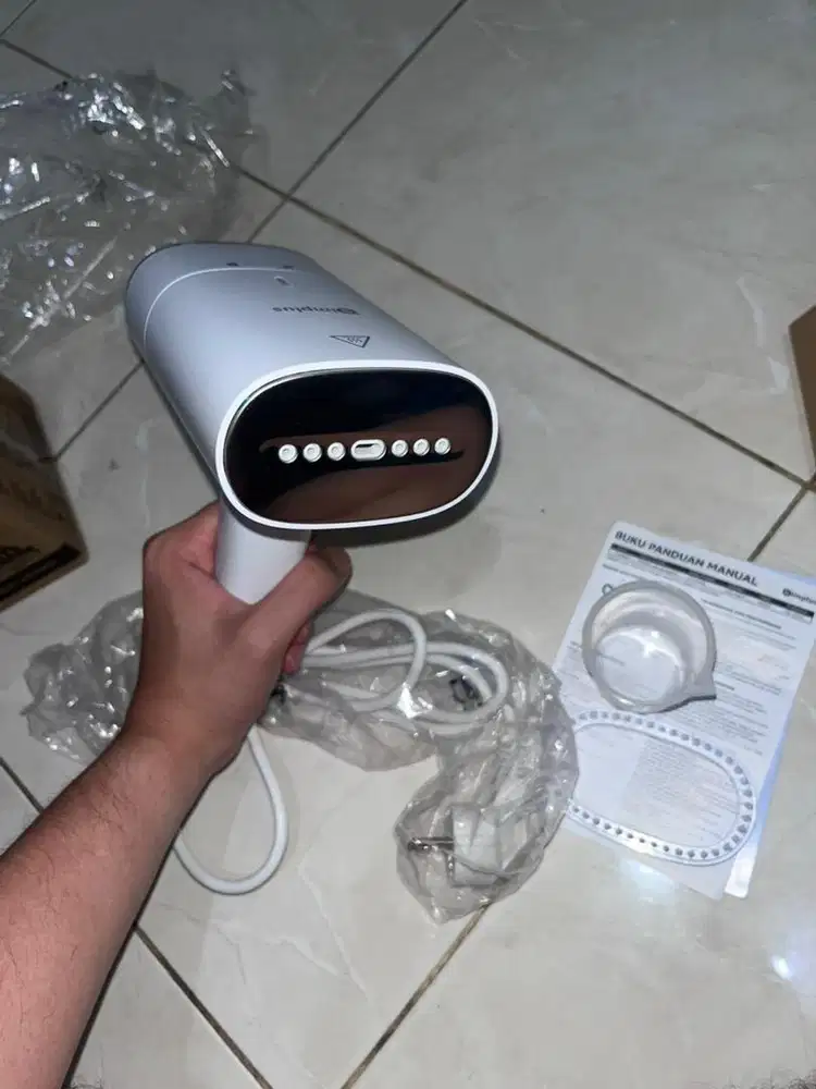 Simplus Setrika Uap Genggam Lipat Tangki Air 170ml 7 Lubang Uap