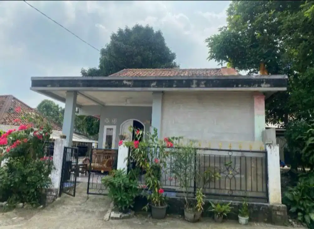 Rumah Strategis Di jual cepat di sekitran sentul city