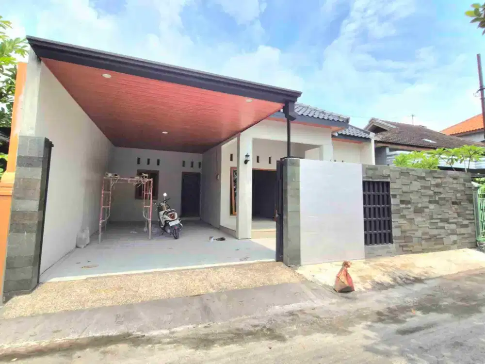 RUMAH BARU Mewah 1 lt di BANYUANYAR SOLO KOTA