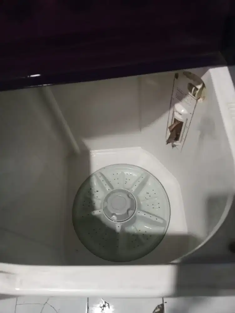 mesin cuci 2 tabung merek Sharp