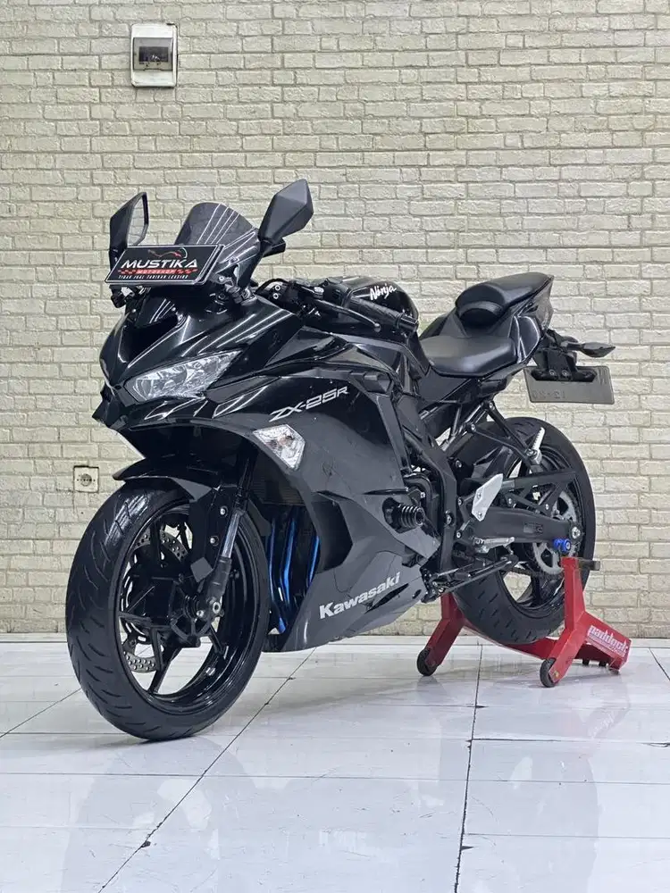 Kawasaki ZX25R Non ABS 2021 N Asli km 7rb - Zaky Mustika
