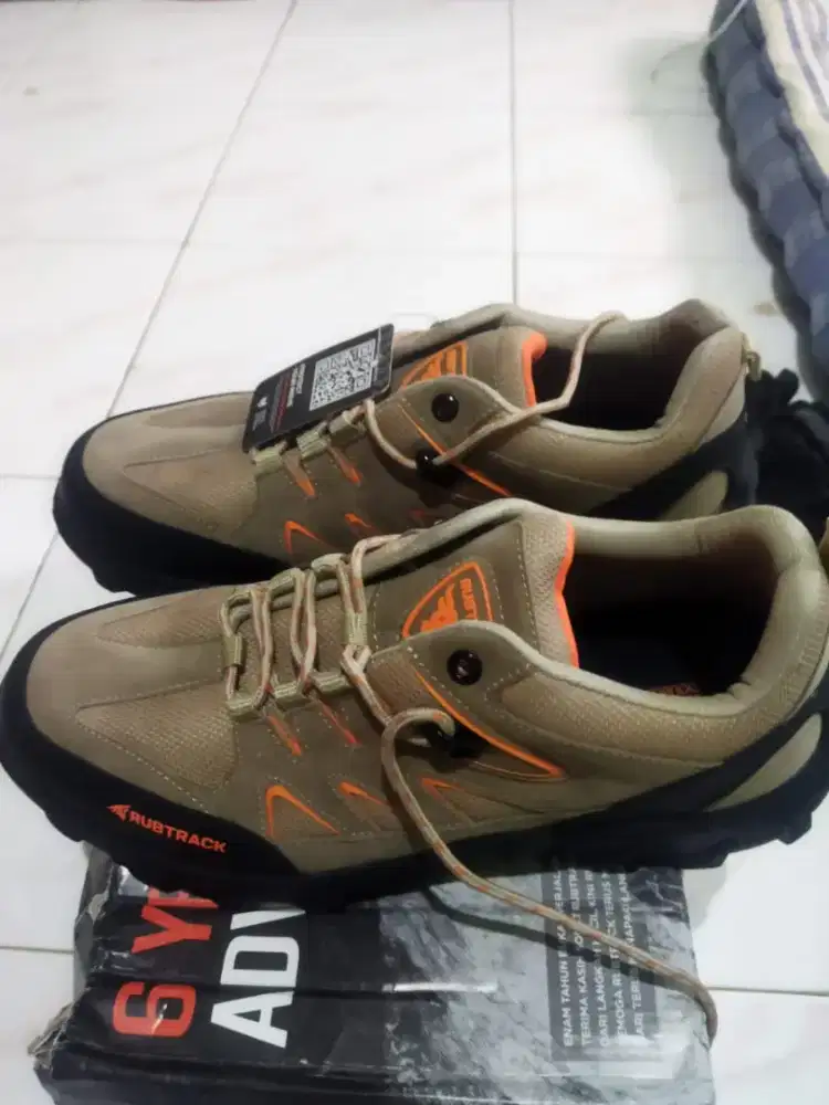 sepatu hiking rubtrack