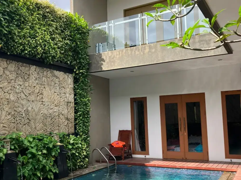 MURAH BANGET Rumah Lux Tengah Kota ada Kolam Renang di Srimahi