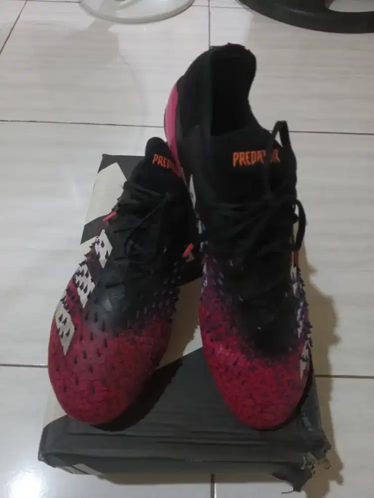 Adidas Predator Freak. 1 Low AG