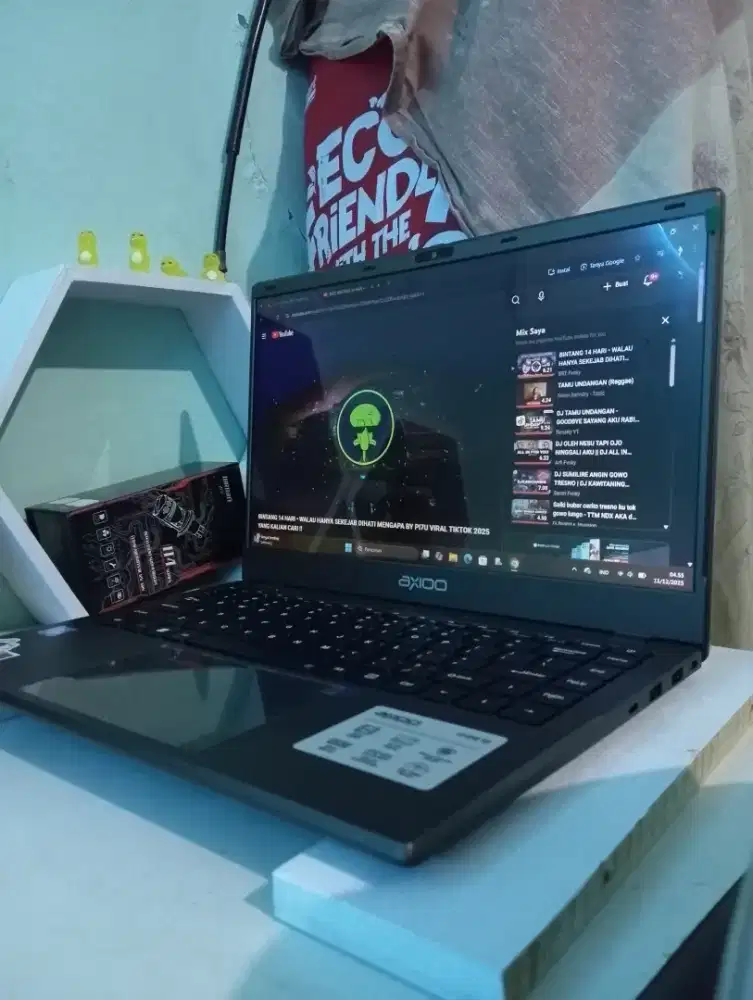 Laptop AXIOO HYPE 10 X JKT48