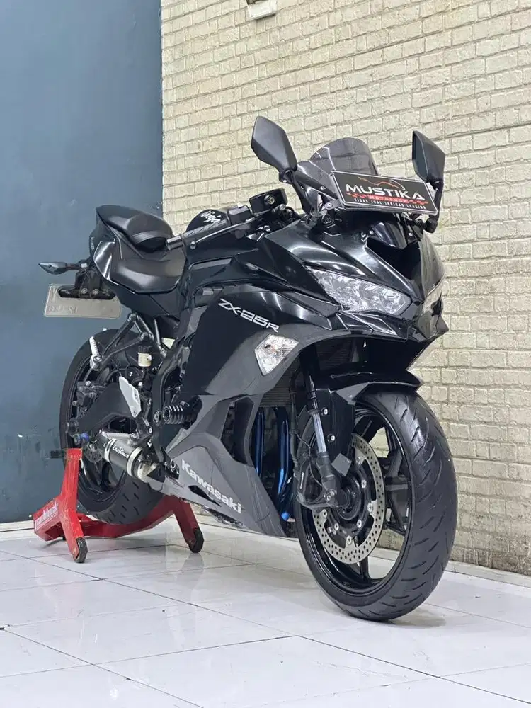 Kawasaki ZX25R Non ABS 2021 N Asli km 7rb - Zaky Mustika