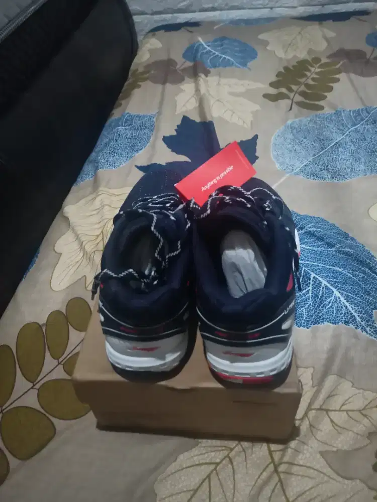 Jual Sepatu Li Ning dan Raket Li Ning