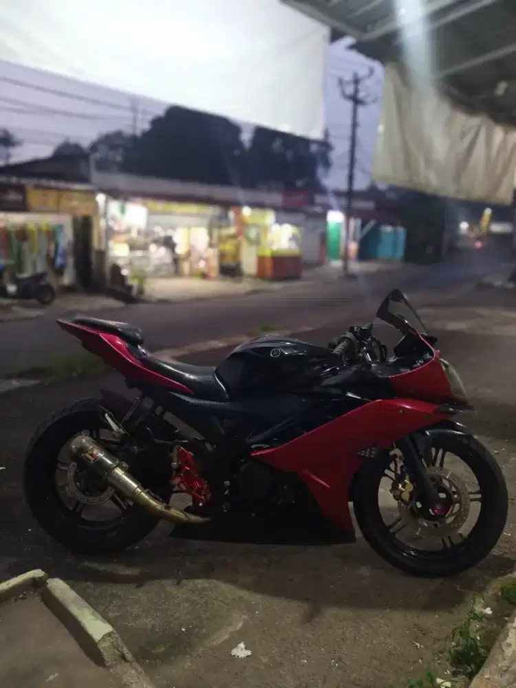 YAMAHA R15 V2 2015