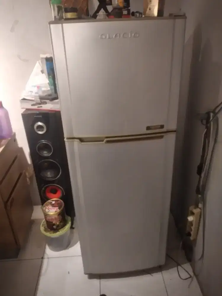 Kulkas 2 pintu merk thosiba