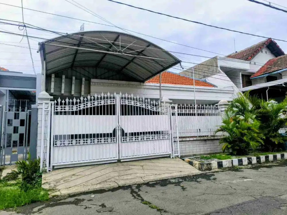 Dijual Rumah Terawat Dharmahusada Indah Barat 300 m2 Atlas Sports Club