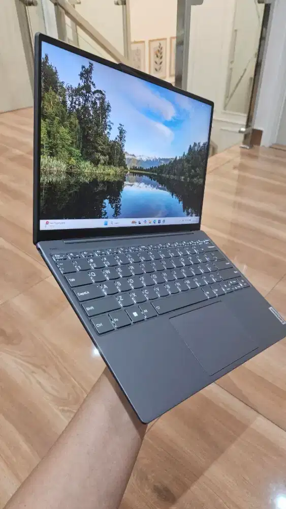 Dijual Laptop Lenovo Yoga Slim 7 Carbon